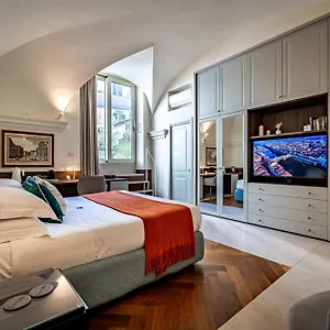Aparthotel Dimora Collection - Le Corti - Boutique Luxury In A Restored 13th Century Convent, With Sauna And Gym (adults Only), Florence